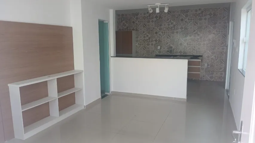 Alugo Linda Casa Duplex em Ubas