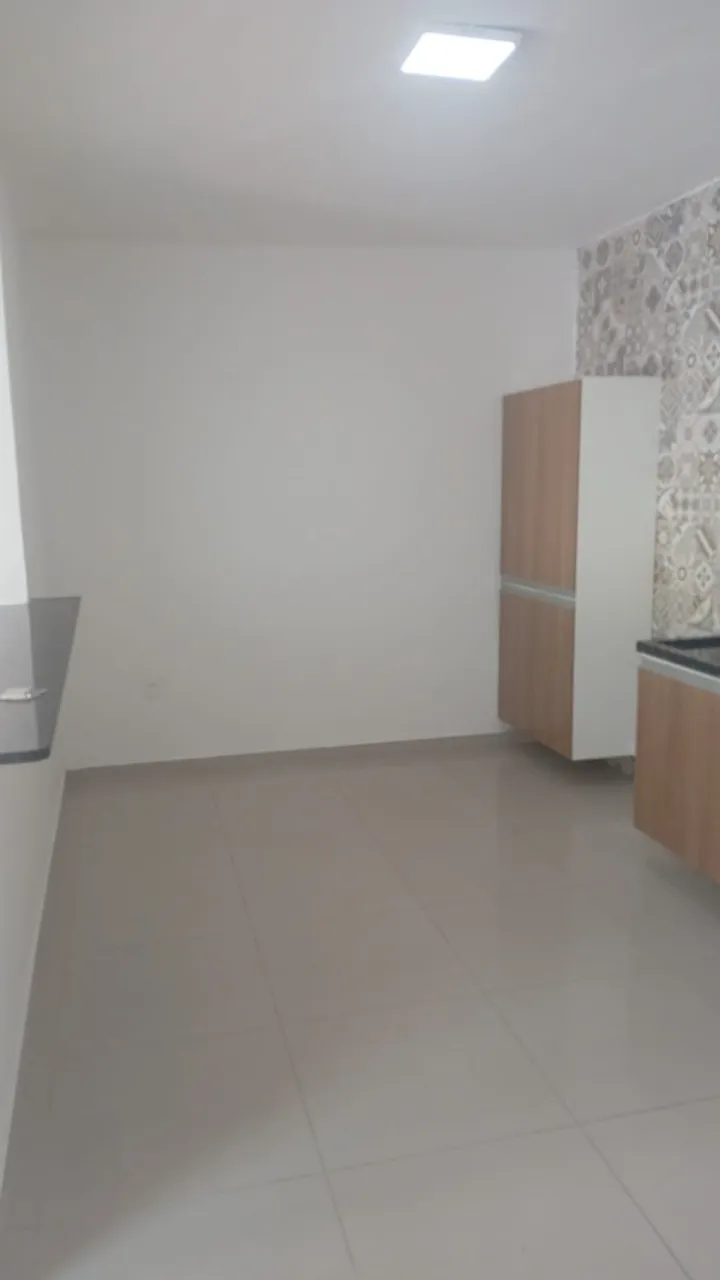 Alugo Linda Casa Duplex em Ubas