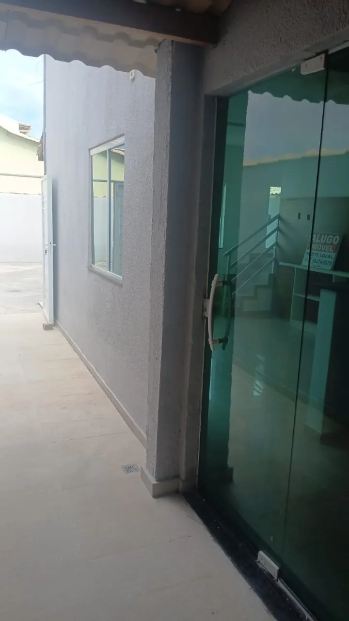 Alugo Linda Casa Duplex em Ubas