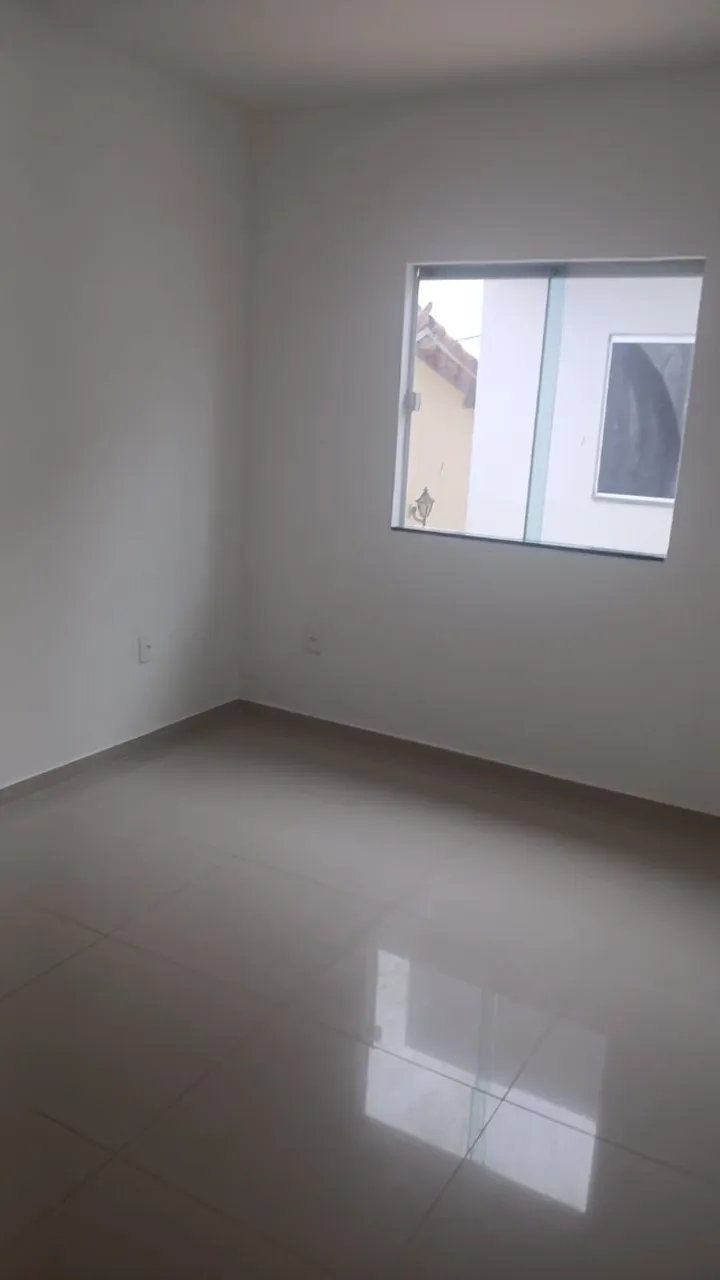 Alugo Linda Casa Duplex em Ubas