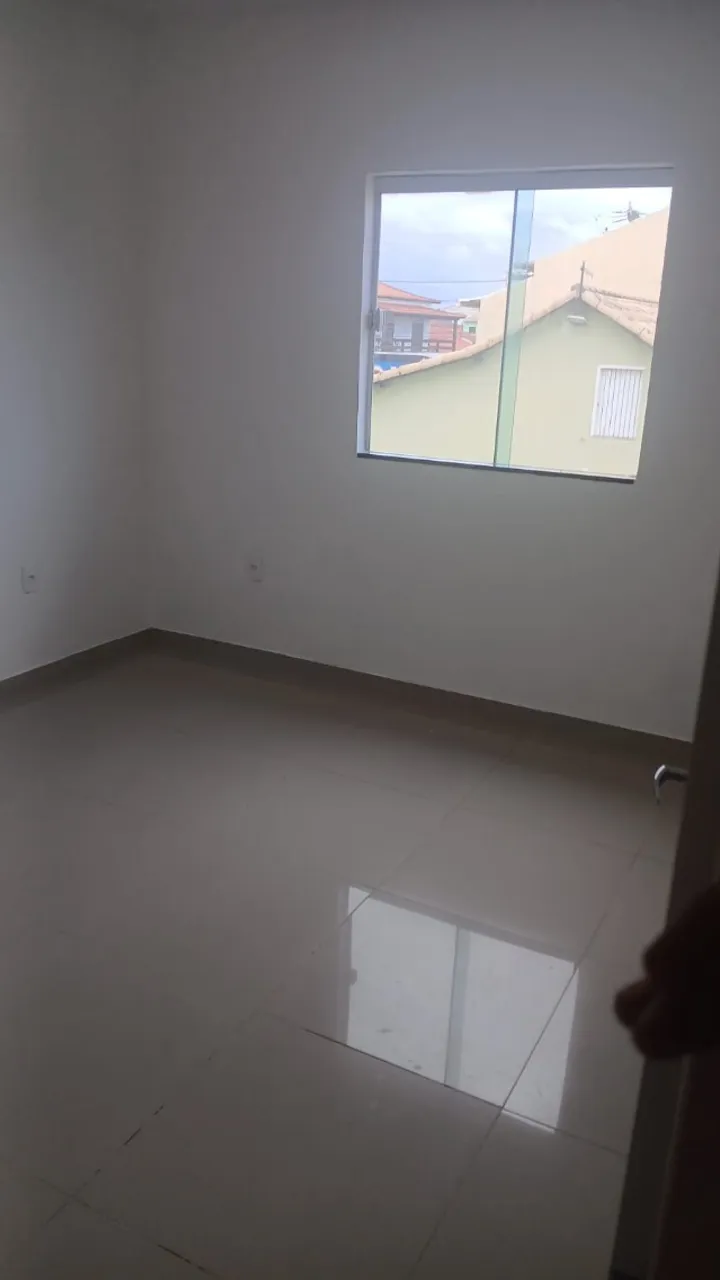 Alugo Linda Casa Duplex em Ubas