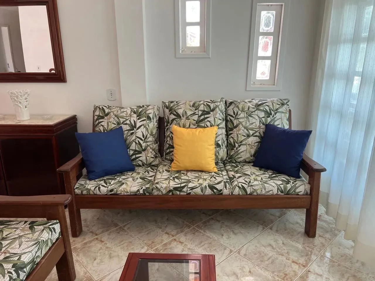 Casa de condomínio para aluguel por temporada possui 250 metros quadrados com 7 quartos