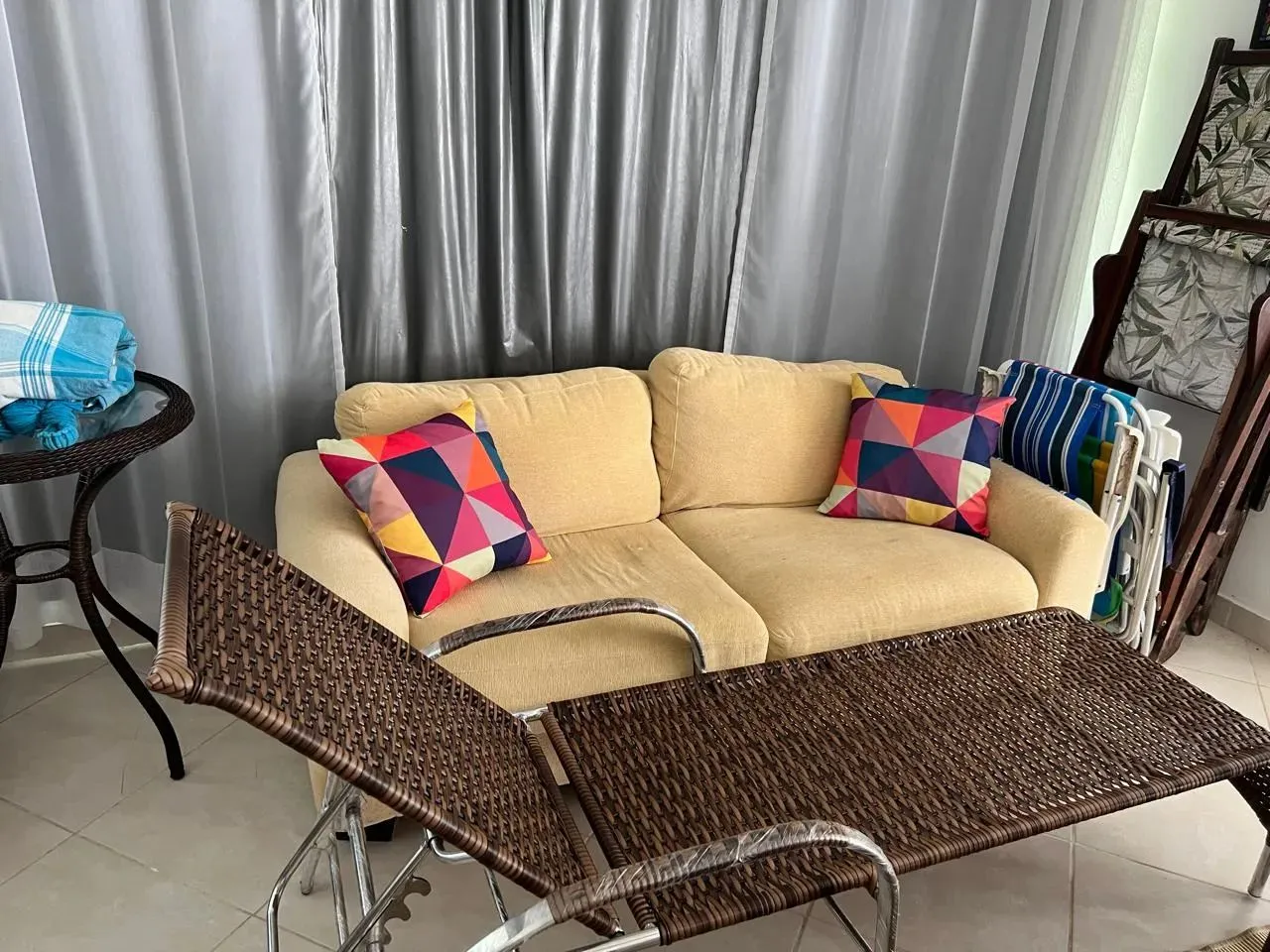 Casa de condomínio para aluguel por temporada possui 250 metros quadrados com 7 quartos